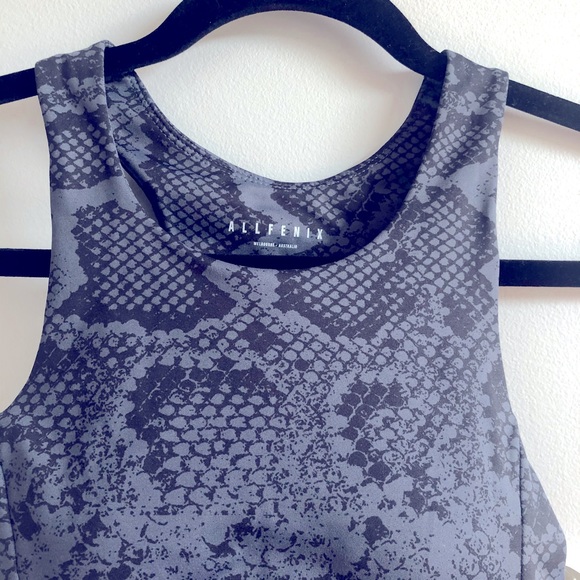 🌷SALE🌷All Fenix Snake Print Sports Bra - Picture 5 of 8